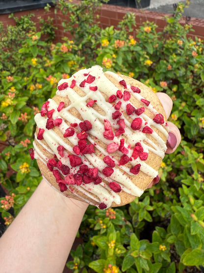 WHITE CHOCOLATE + RASPBERRY PROTEIN COOKIE